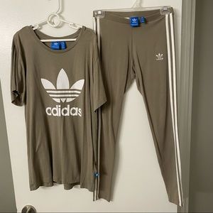 Olive green matching Adidas set